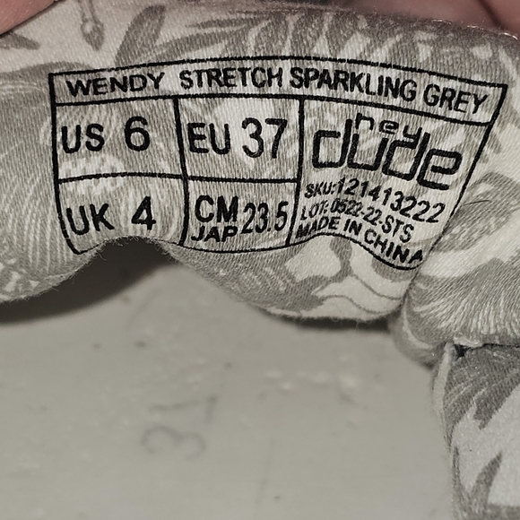 Hey Dude Wendy Stretch Sparkling Gray Size US6/ Euro 37 Comfy, Fun, Trendy VGUC - Picture 4 of 16